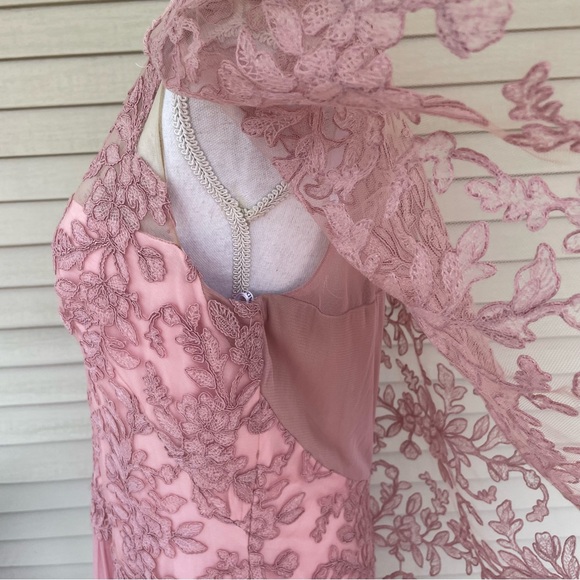 TADASHI SHOJI Embroidered Lace Cape Gown Dress in Rose Quartz Size 16 (NWT) - Picture 4 of 15